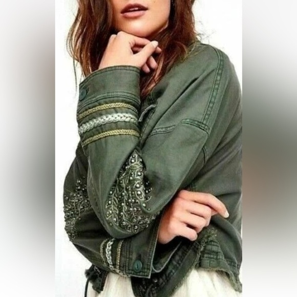 Free People Extreme Cropped Studded Embellished Military Jacket Size Small Boho - Picture 2 of 16